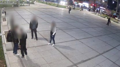 Yere attıkları çekirdek kabuklarını temizleyip, ceza ödediler