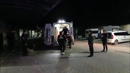 Zeytinlikte sırtından bıçaklandı