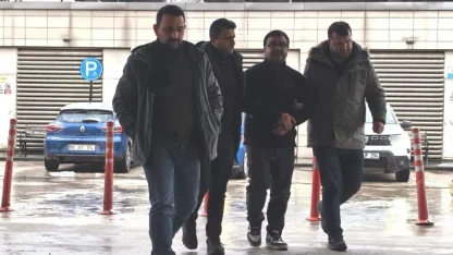 1 ay önce cezaevinden kaçan hükümlü sokakta yürürken yakalandı