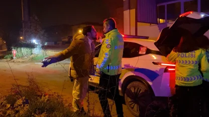 Alkollü motosiklet sürücüsünün polise direnen arkadaşı gözaltına alındı