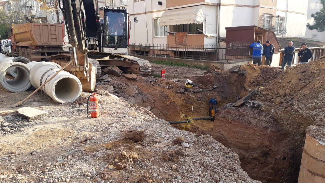 Altyapı çalışmasında doğalgaz hattında sızıntı: 3 sokak ve bir cadde üzerinde kesinti yaşandı