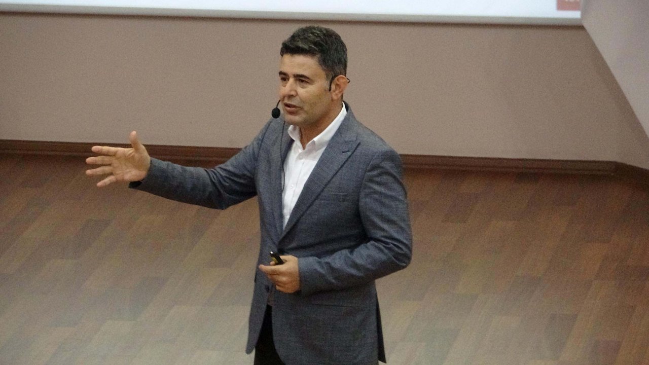 Bakan Yardımcısı Boyraz, Çanakkale&#039;de öğrencilerle bir araya geldi