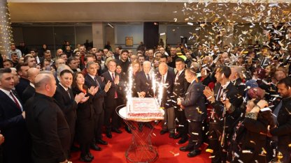 Bursa Büyükşehir Belediyesi personeli yeni yıl kutlamasında bir araya geldi