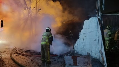 Bursa'da barakada yangın; 1 kişi dumandan etkilendi