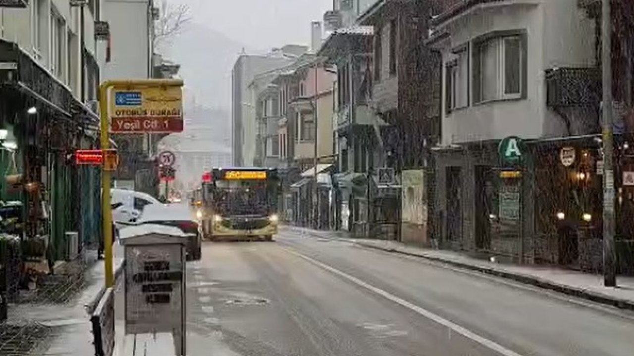 Bursa'da kar yağışı; yüksekler beyaza büründü