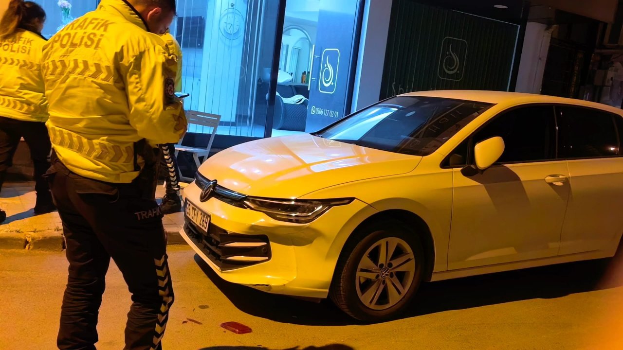 Bursa&#039;da polisin dur ihtarına uymayan sürücü park halindeki araçlara çarptı