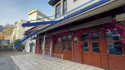 Bursa’nın tarihi Arap Şükrü Sokağı’nda esnafa 'kaldırım işgali' uyarısı