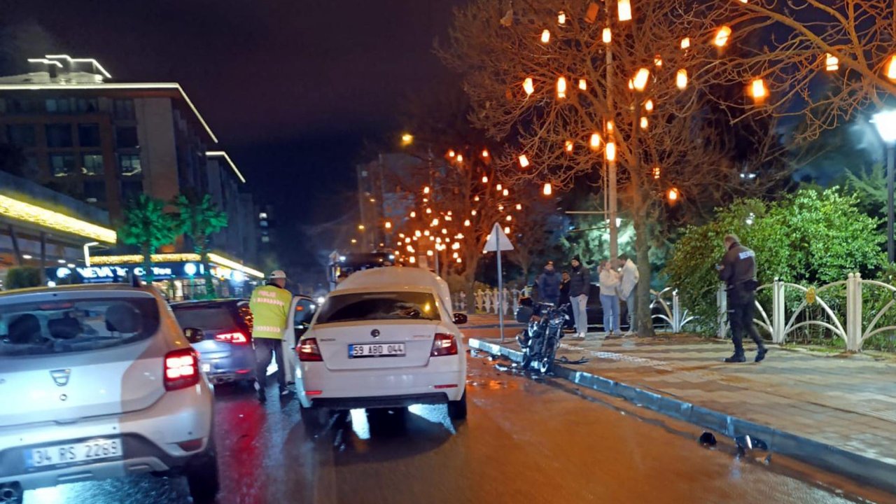 Çorlu'da otomobil ile motosiklet çarpıştı; 2 yaralı