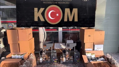 Depoda binlerce makaron ele geçirildi