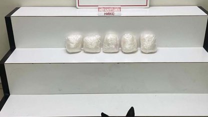 Durdurulan otomobilden 5 kilo metamfetamin çıktı; 4 gözaltı