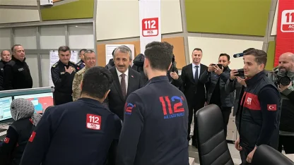 Edirne Valisi Sezer, yeni yıla görevi başında giren çalışanları ziyaret etti