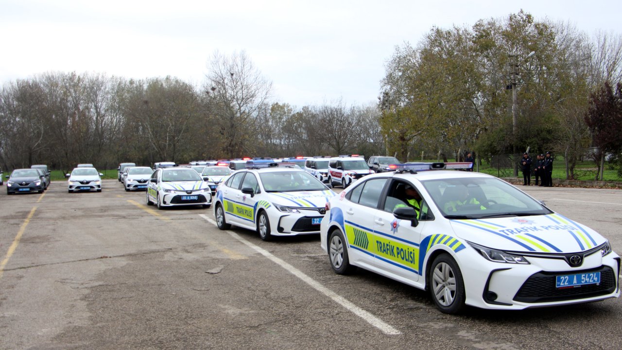 Edirne’de 82 yeni araç jandarma ve emniyet teşkilatı hizmetine alındı