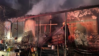 Edirne’de çiftlikte yangın; 1 ev, 2 biçerdöver ve 2 otomobil yandı