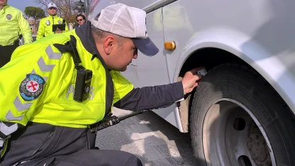 Edirne’de polisten ‘kış lastiği’ denetimi
