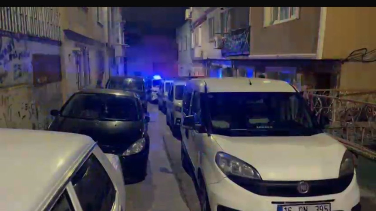 Evde 4 silah ve 600 mermi ele geçirildi; 2 gözaltı