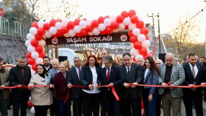Gemlik’te ‘Yaşam Sokağı’ açıldı