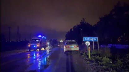 Gönen'de işçi servis midibüsü ile otomobil çarpıştı: 1 ölü, 13 yaralı