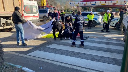 Hafriyat kamyonunun çarptığı bisikletli hayatını kaybetti/Ek fotoğraflar