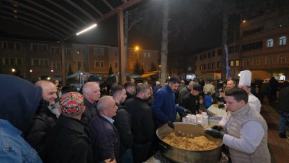 İnegöl Belediyesi’nden Regaip Kandili’nde helva ikramı