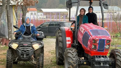 Kentten kırsala dönüp yaban mersini yetiştiren kadınlar, hemcinslerinin de bütçelerine katkı sağlıyor / Ek fotoğraflar