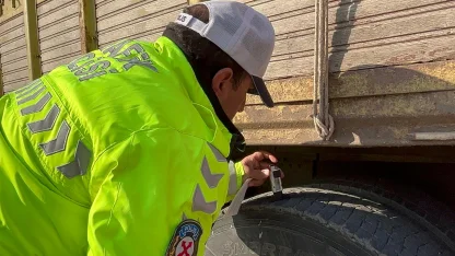 Kış lastiği denetiminde 10 ticari araca 'yasak yol saati' cezası