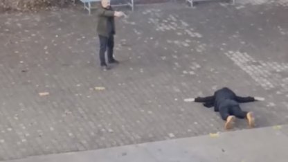 Kızına şantaj yapan kişiyi lise bahçesinde tabancayla rehin aldı