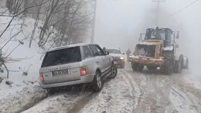 Kocaeli’de kentin yüksek kesimlerinde kar yağışı etkili oldu