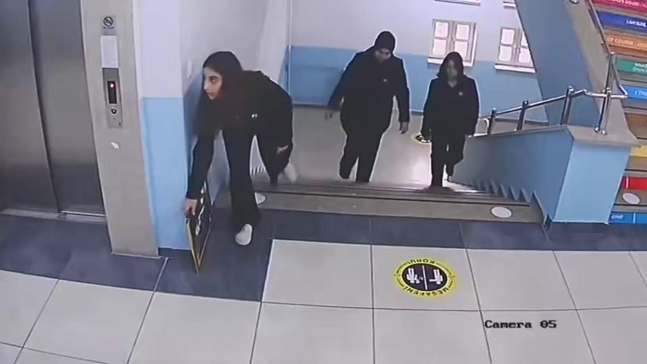 Lisede öğrencilerin Atatürk hassasiyeti