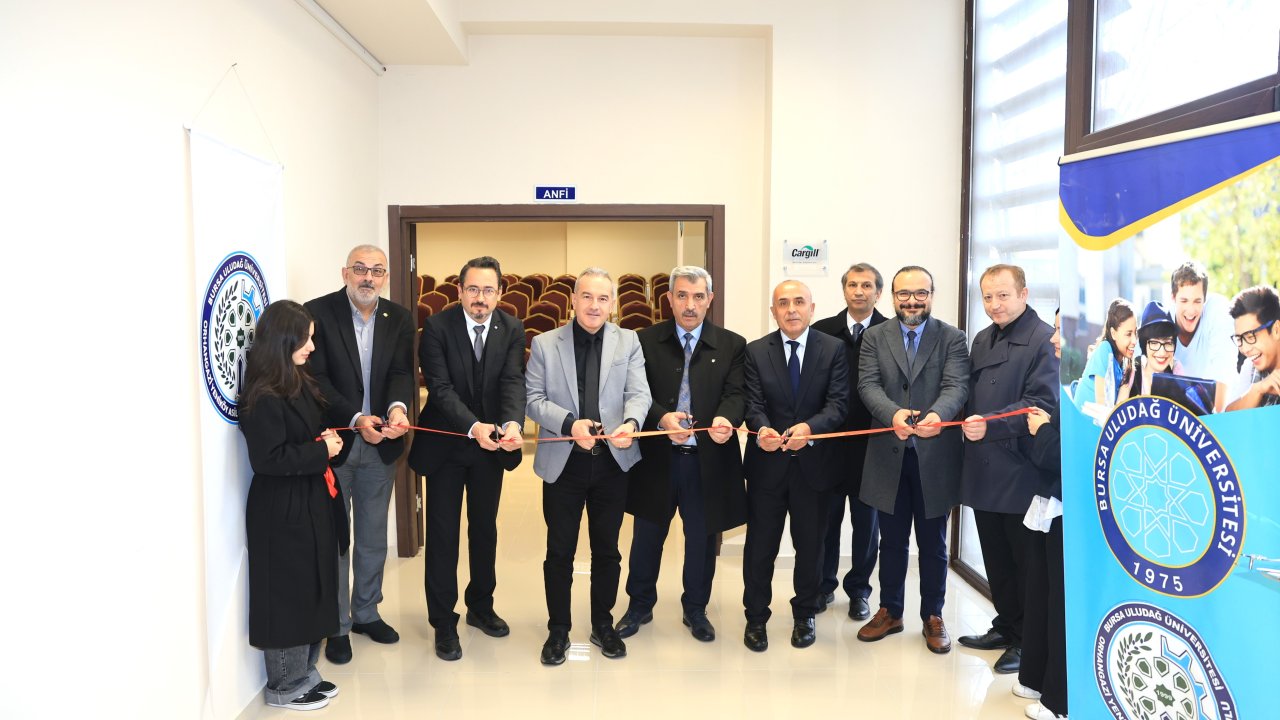 Nitelikli insan kaynağı yetiştirilmesi için üniversite-sanayi iş birliği