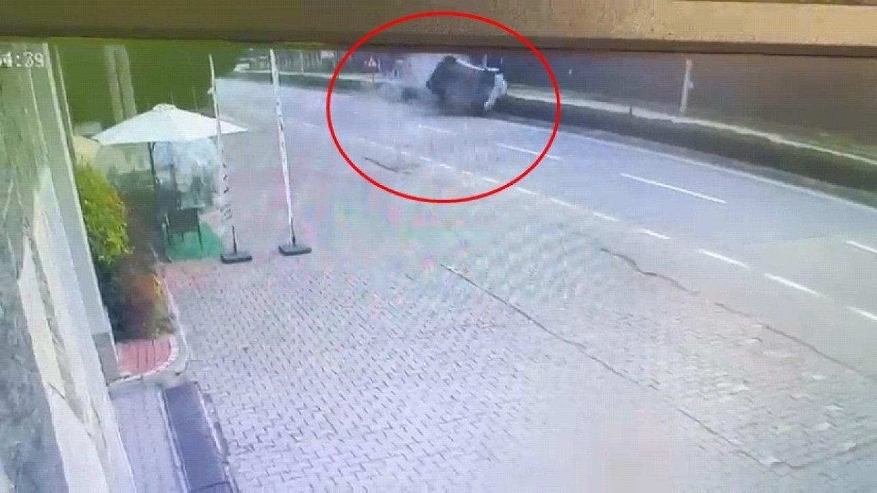 Otomobilin refüje çarpıp takla attığı kaza kamerada