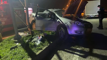 Otomobiliyle yön levhası direğine çapan muhtar öldü / Ek fotoğraf