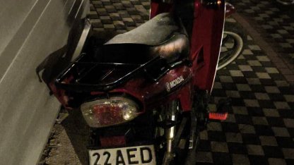 Otomobille çarpışan motosikletin sürücüsü yaralandı