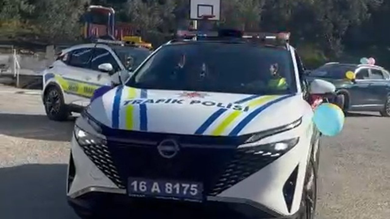 Polisten engelli öğrencilere anlamlı sürpriz