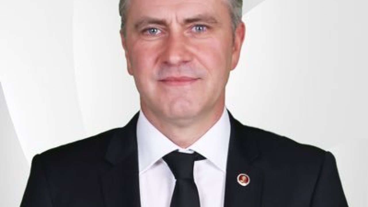 Sakaryaspor Başkanı Kıratlı istifa ettiğini açıkladı