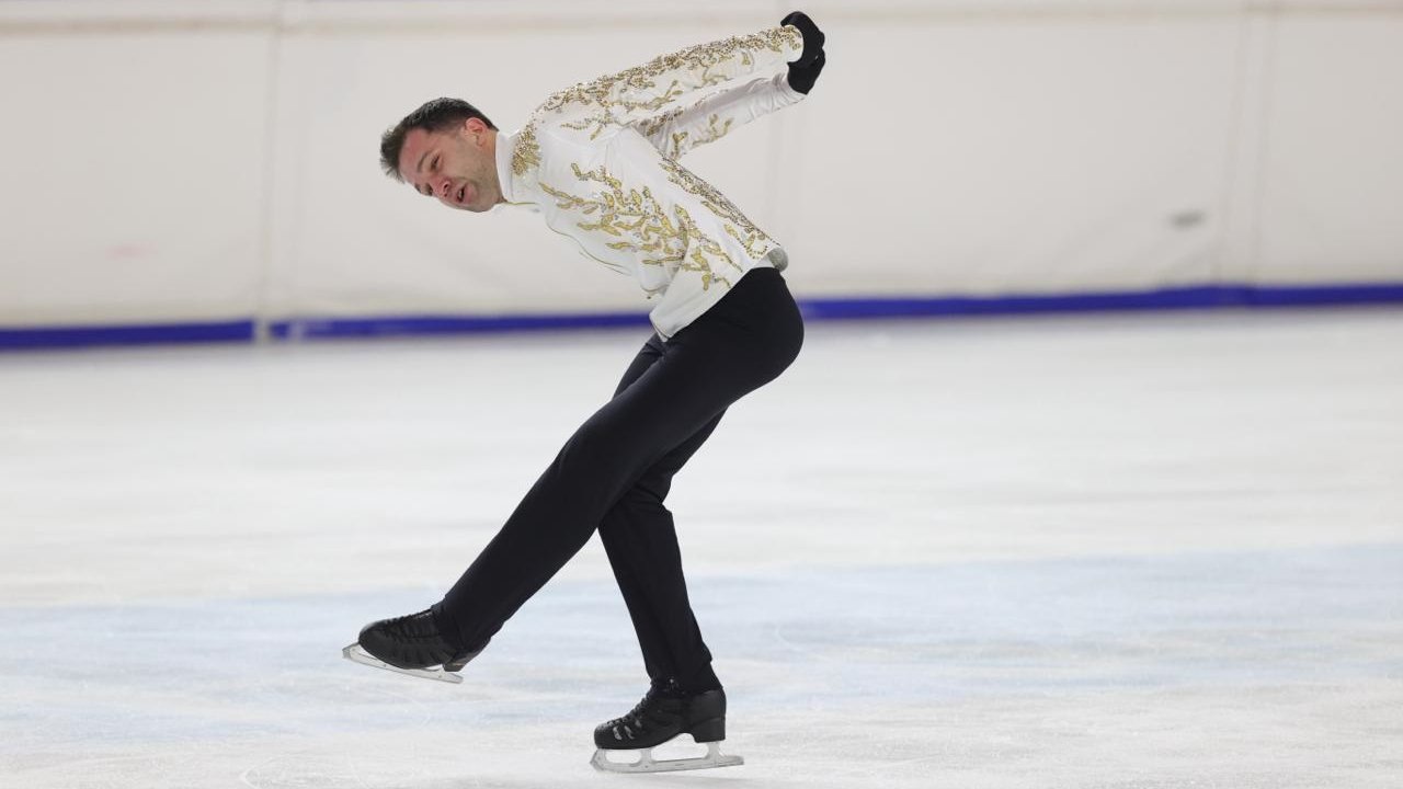 Şampiyon buz patenci spora başladığı pistte jübilesini yaptı