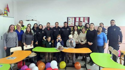 Şarköy'de polisten özel çocuklara hediye
