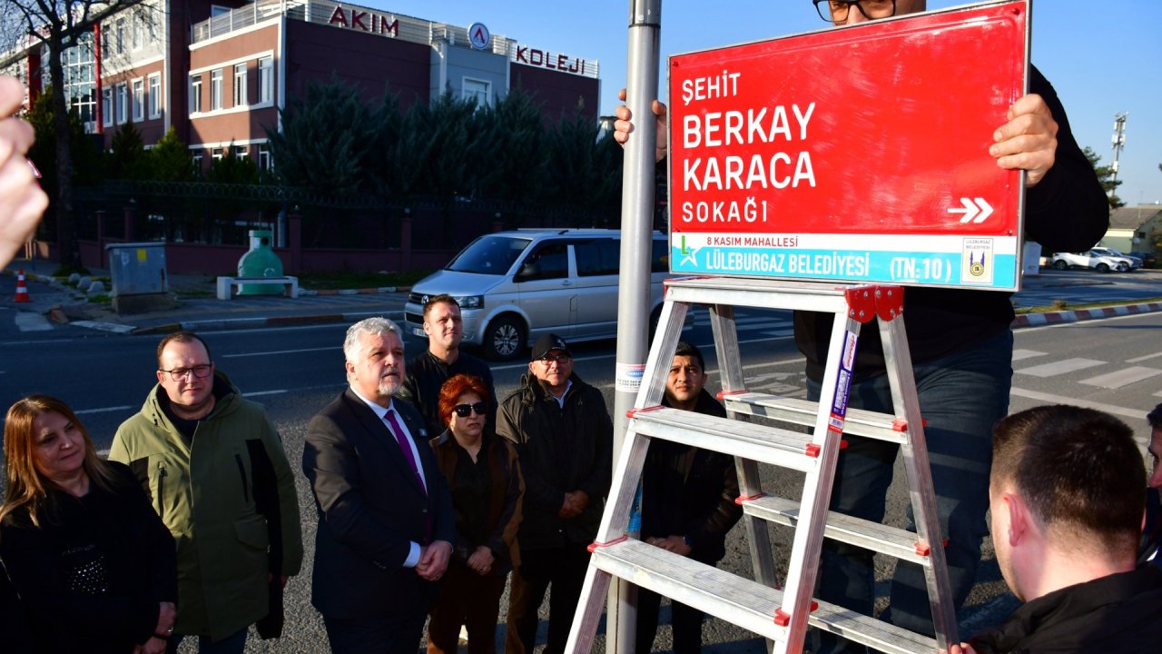 Şehit Astsubay Berkay Karaca’nın ismi yaşadığı sokağa ve durağa verildi