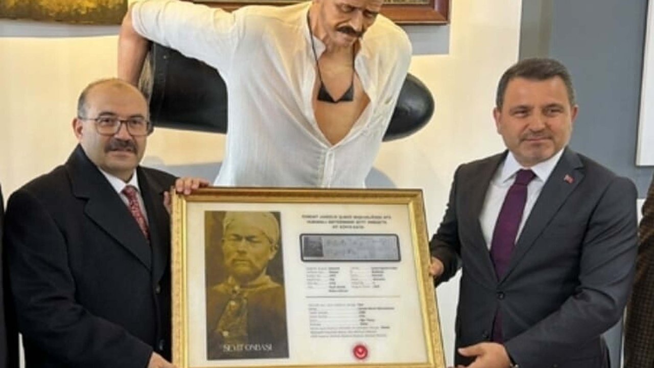 Seyit Onbaşı&#039;ya ait yeni belge ve fotoğraf gün yüzüne çıkarıldı / Ek fotoğraflar
