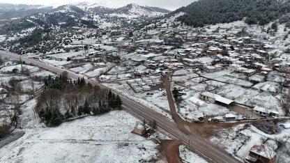 Sındırgı’nın yüksek kesimlerinde kar ve buzlanma