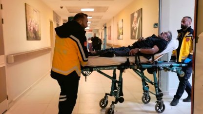 Spiralle mermer keserken ayağını keserek yaralandı