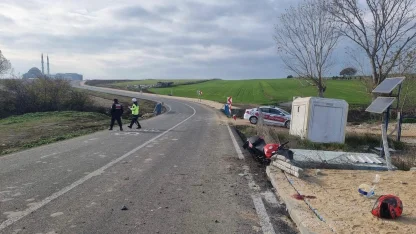 Tekirdağ'da motosiklet, yol kenarındaki tel çite çarptı; 1 ölü, 1 yaralı