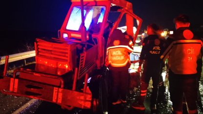 TIR’la çarpışan traktörün sürücüsü ağır yaralandı