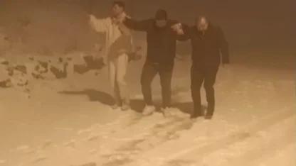 Uludağ'a kar yağışını horonla kutladılar