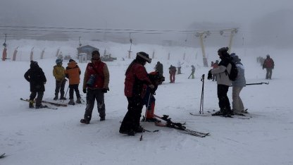 Uludağ'da yılbaşına saatler kala pistler, kayakseverlerle doldu