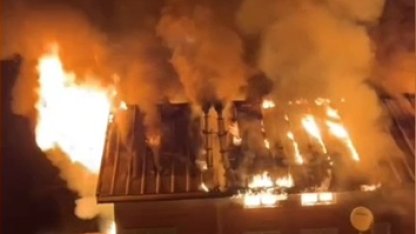 Yayla evi alev alev yandı