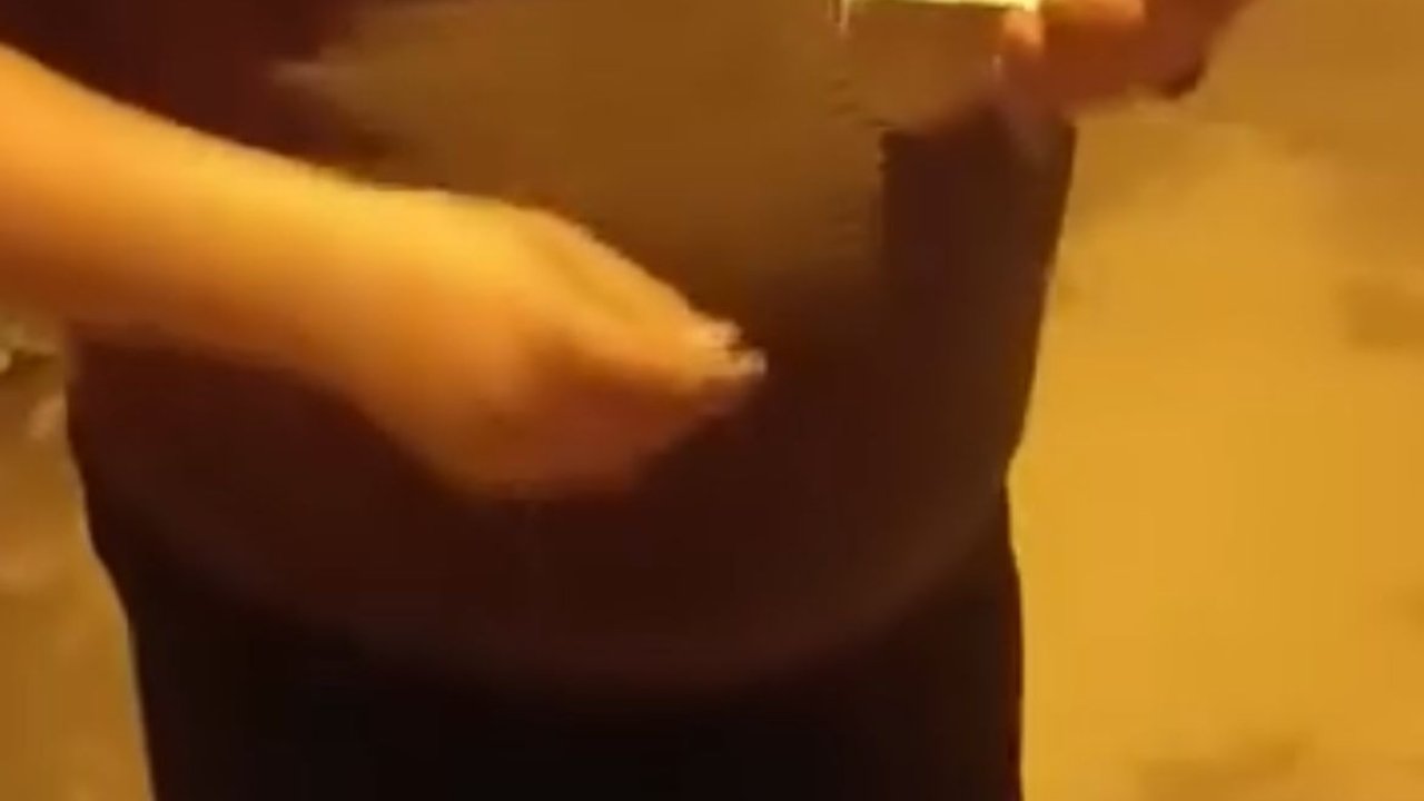 Yolda bulduğu 19 bin lirayı telaşla arayan sahibine teslim etti; o anlar kamerada