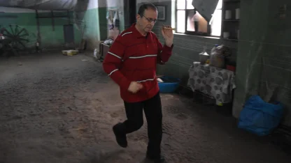 54 yıldır ipeğin peşinde günde 20 kilometre koşuyor