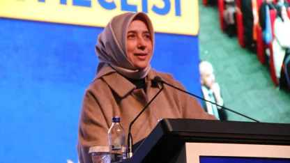 AK Partili Zengin: Muhalefet gerçekte ilgi duymadığı konuları popüler kılmaya çalışıyor