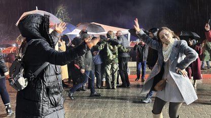 Bin yıllık Balkan geleneği 'Koleda', renkli görüntülerle kutlanıyor