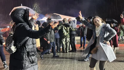 Bin yıllık Balkan geleneği 'Koleda', renkli görüntülerle kutlanıyor